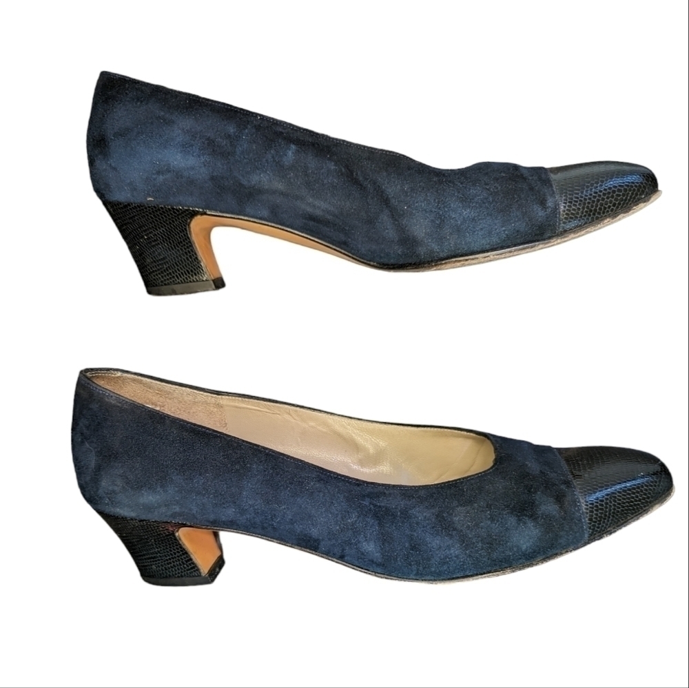 Vintage 80s 90s Ferragamo Navy Suede Cap Toe Pumps 7.5B Italy